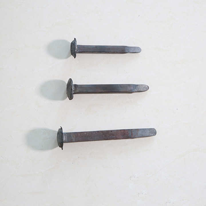 Q235 Railway Sleeper Fasteners Steel Rail Spikes Railroad Track Nails ...