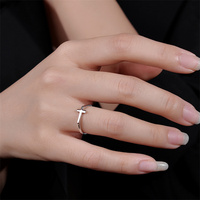 Eleganter offener verstellbarer vergoldeter Kreuz ring aus 925er Sterling silber