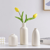 Vase à fleurs en porcelaine émaillée mate style crème nordique simple ARM LVG, fait main, en céramique, pour décoration intérieure, mini-conteneur floral pour mariage