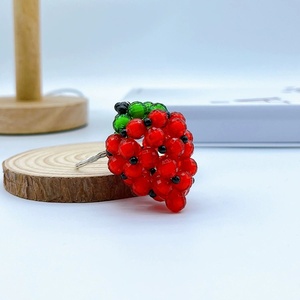 Porte-clés Fraise Mignonne Faite à la Main pour Femme, Vente en Gros Usine, Idéal comme Cadeau Promotionnel ou Porte-Monnaie - Product Image 1