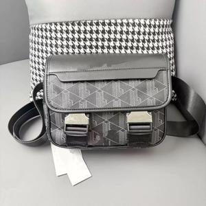 Sac bandoulière décontracté en cuir PU pour homme, style messager, avec logo personnalisé, idéal pour l'été et le printemps - Product Image 1