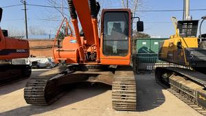 Excavatrice Doosan DH225LC-7 d'occasion, 22 tonnes, taille moyenne, avec moteur d'origine, pompe hydraulique et PLC en excellent état - Product Image 2