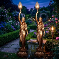 Lampe torche en bronze représentant une silhouette féminine exquise - Centre de table luxueux et fonctionnel avec piédestal orné, sculpture de jardin en bronze