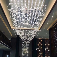 Client Fait de Résine D'art Verre Oiseau Volant Pendentif Lampe Lustre D'hôtel Luminaires
