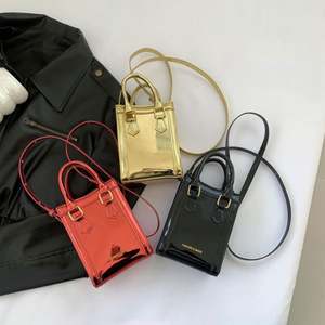 Bolso de Mano Grande y Colorido con Diseño de Arcoíris Láser para Mujer, Ideal para Viajes de Verano a la <span class=keywords><strong>Playa</strong></span> - Product Image 4