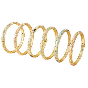 Venta al por mayor de fábrica: Brazalete elegante de aleación de zinc azul y blanco, con diseño de flor cristiana, esmaltado y galvanizado, estilo vintage y a la moda. - Product Image 5