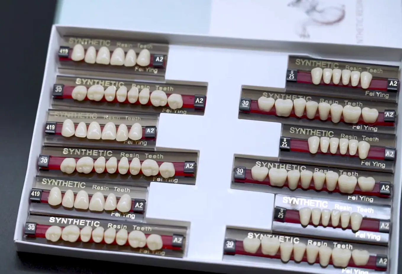 Dientes dentales artificiales de resina dura, con excelente pulido