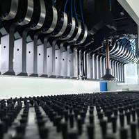 Cintreuse de panneaux CNC entièrement automatique et synchronisée HARSLE pour le traitement de l'acier inoxydable et de l'aluminium, services de fraisage d'engrenages