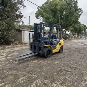 Montacargas Usado de 3 Toneladas Komatsu 30 Original de Japón, Maquinaria de Elevación de Servicio Pesado, Equipo de Manipulación de Carga, Montacargas de Segunda Mano en Venta - Product Image 3