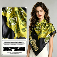 Tissu satiné 100 % polyester en gros d'usine, fil 100D, 90 GSM, soyeux, bonne tenue des couleurs pour foulards, écharpes et vêtements
