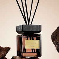 Accesorio de Decoración de Interiores Elegante, Difusor de Aromas de Alta Gama OEM, Botella Cuadrada de Vidrio, Fragancia Duradera para Hotel o Villa