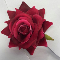 Nouveau style Artificielle Rose Fleur Tête velours Matériel Fait À La Main Nouvel An Arrangement Pour La Décoration De Mariage fleur