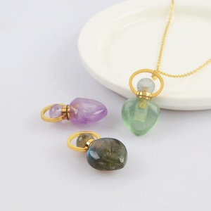 <span class=keywords><strong>Collana</strong></span> da donna in acciaio inossidabile con fiale di cristallo color Chakra - Product Image 5