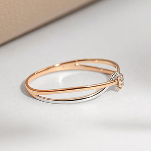 Anello a Fascia Semplice Bicolore dal Design Minimalista per Donne - Product Image 6