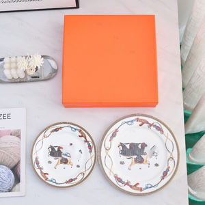 Assiettes en porcelaine osseuse nordique à succès pour la décoration de la maison - Product Image 1