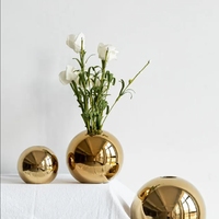 Vase à fleurs en céramique de grande taille plaqué or LUYI avec logo personnalisé, décoration de luxe pour la maison, vase blanc avec fleurs, vente en gros