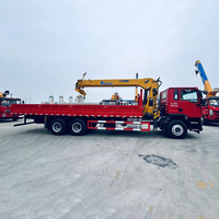 Grue de levage Sinotruk TX Cabin 12 tonnes à flèche articulée en 5 sections, grue montée sur camion 6x4 pour l'exportation en Afrique