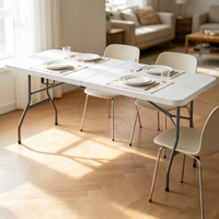 Table longue pliable et empilable en PEHD moulé par soufflage de 180 cm pour conférences, formations, banquets, repas, cour, maison et extérieur