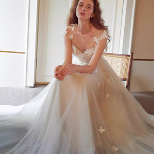 Forest Themed Petal Wedding Dress V Neck A Line Tulle Off White Floor Length Train Simple Princess Style 2026 New Design - Product Image 2