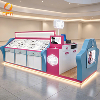 Kiosque d'optique intérieur pour centre commercial, comptoir d'exposition personnalisé pour lunettes de soleil et de vue avec poste de caisse