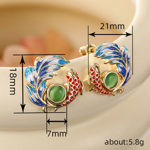 Orecchini a perno smaltati stile giada Koi da donna, gioielli vintage eleganti e alla moda - Product Image 4