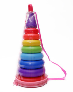 Caja de anillos arcoíris GIRNAR, anillos piramidales de tamaño jumbo de Girnar, vienen en una bolsa con una cuerda y atractivos colores arcoíris. - Product Image 4