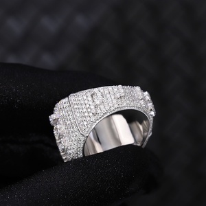 Anillo Personalizado para Hombre, Chapado en Oro Blanco, Plata de Ley S925 con Diamante Moissanita VVS, Anillo Cubano Champion - Product Image 3