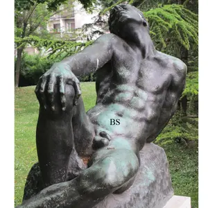 Escultura de Metal de Hombre Acostado, Estatua de Bronce de Tamaño Real para Decoración de Exteriores, en Venta - Product Image 1