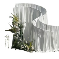Support métallique en forme de S pour draperie décorative, idéal pour la décoration suspendue de mariage et les décors de toile de fond.