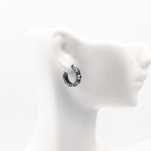 Yunnique Boucles d'oreilles Huggie géométriques en acier titane unisexe, petites boucles d'oreilles créoles tendance, bijoux - Product Image 4
