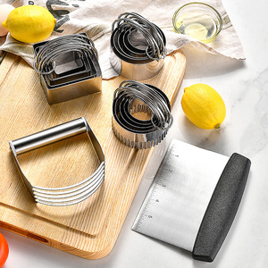 Utensili <span class=keywords><strong>professionali</strong></span> <span class=keywords><strong>per</strong></span> pasta da forno in acciaio inossidabile formine <span class=keywords><strong>per</strong></span> <span class=keywords><strong>biscotti</strong></span> di forma rotonda con manico Set di taglierina <span class=keywords><strong>per</strong></span> <span class=keywords><strong>biscotti</strong></span> - Product Image 3