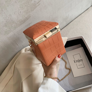 fashionable crocodile pattern square box shape lady purse hand bag leather purse women small handbags