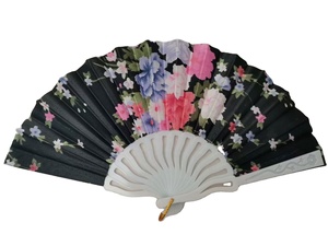 Abanico de Mano Personalizado de Tela Satinada de 23 cm con Mango de Plástico Blanco para Fiestas, Promociones, Año Nuevo o Pascua - Product Image 5