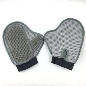 ถุงมือกรูมมิ่งขนสัตว์เลี้ยง Esun ผลิตจากโพลีเอสเตอร์เนื้อนุ่ม สองด้าน ใช้งานได้กับขนสัตว์ที่หยิก ยาว และสั้น - Product Image 1