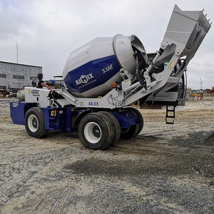 Hormigonera Móvil Pequeña de 3.5m3, Camión Mezclador de Concreto Autocargable Integrado - Product Image 4