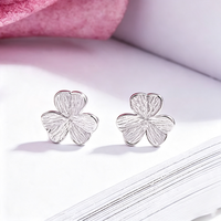 Ensemble de bijoux pour femmes en argent S925 étanche avec zircon, comprenant un pendentif trèfle à quatre feuilles, un collier, une bague, des boucles d'oreilles et un bracelet, personnalisable en gros