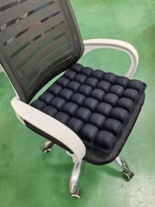 Bantal Kursi Tiup 3D Lembut & Bernapas dengan Fungsi Pijat untuk Duduk Lama - Product Image 6