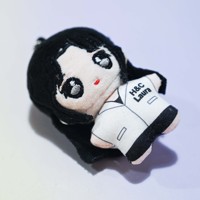 Porte-clés en peluche personnalisé en gros, poupée en peluche personnage fille avec badge en peluche, pendentif, usine OEM, livraison rapide