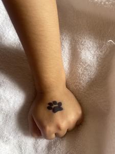 <span class=keywords><strong>Tatuaggio</strong></span> Artistico Senza Acqua a Forma di Cuore con Mani e Tulipano, Adesivo per <span class=keywords><strong>Tatuaggio</strong></span> Semi-Permanente Floreale a Cuore Durata 7 Giorni, Vendita all'Ingrosso - Product Image 6