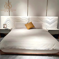 Ensemble de meubles de chambre à coucher de luxe moderne BS, lit double en cuir blanc avec tête de lit, idéal pour les projets de villas
