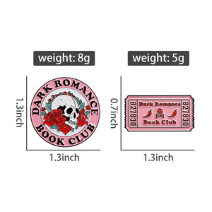 Épinglette de club de lecture Dark <span class=keywords><strong>Romance</strong></span>, style littéraire gothique, design crâne et rose, pour les amoureux des livres, sac à dos, cadeau pour librairie - Product Image 6