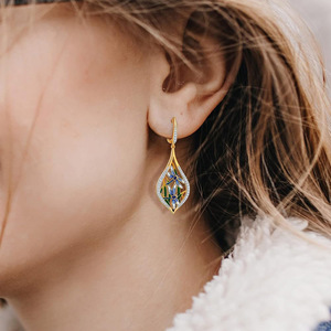Boucles d'oreilles pendantes en émail motif feuille de libellule pour femme, bijoux de mode champêtre et décontractée pour les vacances - Product Image 2