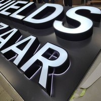 Enseignes personnalisées pour entreprises : Panneau lumineux extérieur grand format en acrylique blanc avec lettres canal LED 3D éclairées