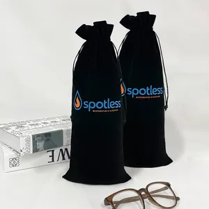 Pochettes cadeaux d'alcool en flanelle noire avec logo de marque personnalisé sacs de bouteille d'eau de sport en velours avec cordon de serrage