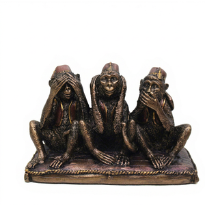 Statue des Trois Singes Sages en Polyrésine Faite à la Main par Nirmala Handicrafts, Finition Cuivre Antique Traditionnelle, Ne Pas Entendre le Mal, Ne Pas Voir le Mal - Product Image 3