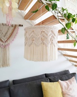 Abat-jour en macramé artisanal de style bohème chic