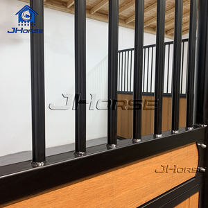 Aanpasbare Moderne Paardenstallen Luxe Elegante Bamboe Hout Paarden Stall-Systemen Voor Boerderijen Functioneel Duurzaam Schuilplaats Ontwerp - Product Image 5