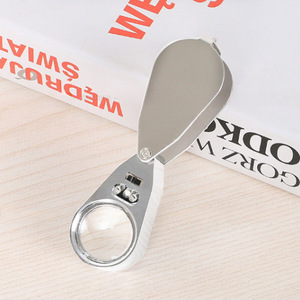 Lupa Plegable 40x para la Evaluación de Antigüedades y Joyería, Luz LED para Detección de Billetes Falsos con UV, Óptica Totalmente Metálica - Product Image 1