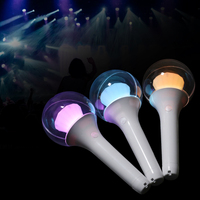 Logo personnalisé Motif Texte 15 Couleurs Cristal Diamant Main Lumière Personnalisé en Plastique Concert Acclamations Outil pour Événement d'Entreprise