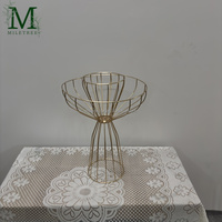 Support floral en fer forgé doré ajouré MILE pour mariage, idéal pour l'arrangement floral de la table principale et la décoration de chemin d'accès au mariage